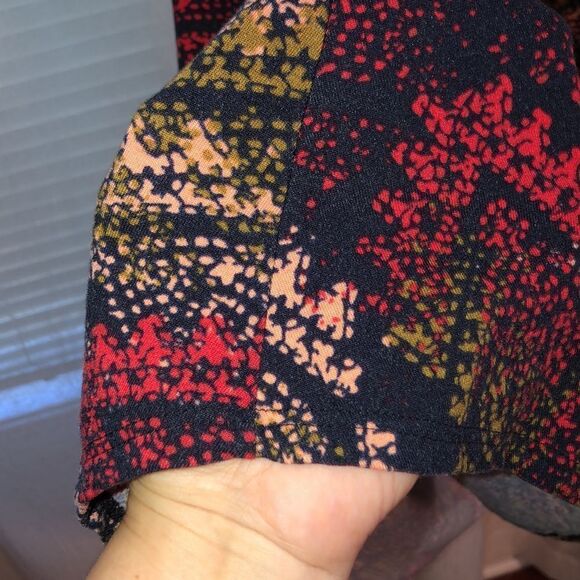 LuLaRoe Carly M Black Red Green Nude Short Sleeve High Low Dress - Picture 7 of 14